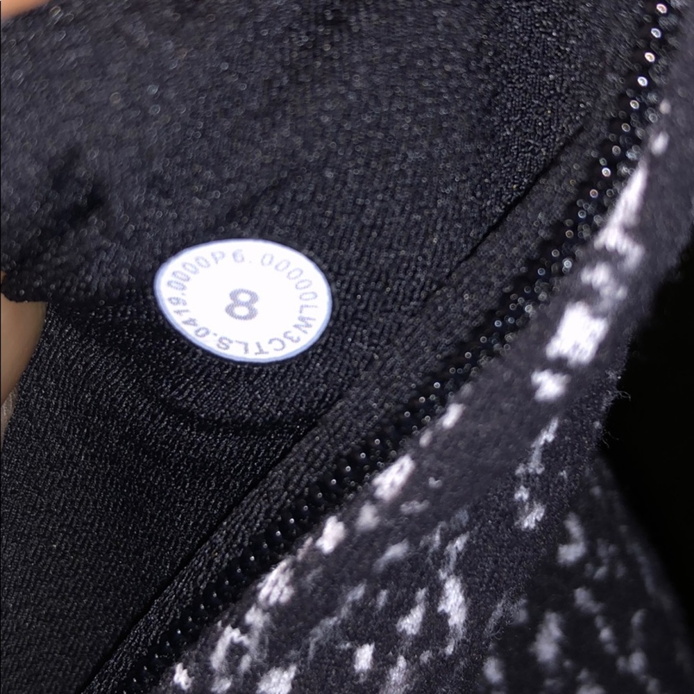 Lululemon - Picture 3 of 5